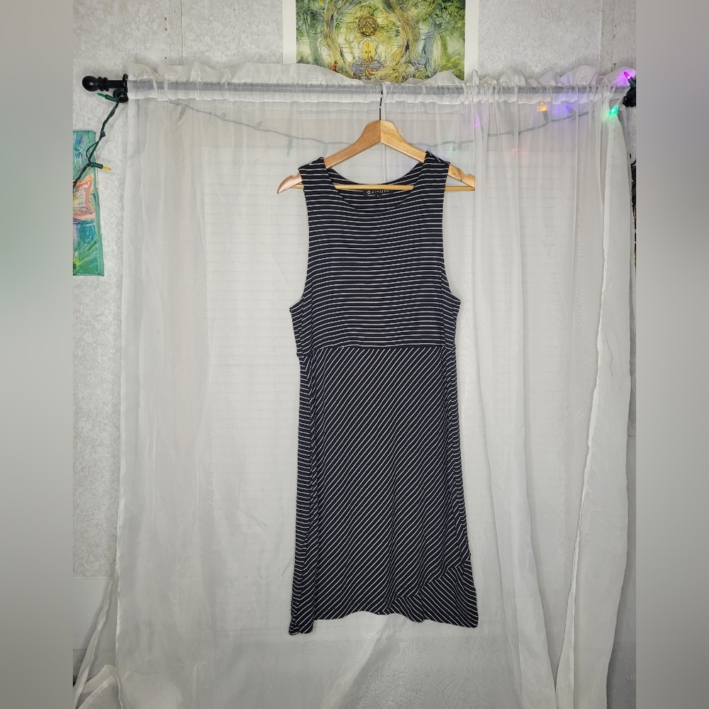 Athleta Dress Womens Size Medium Striped